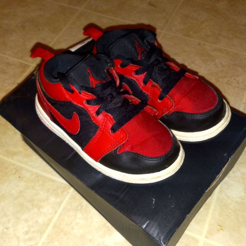 Retro Jordan 1s 7c